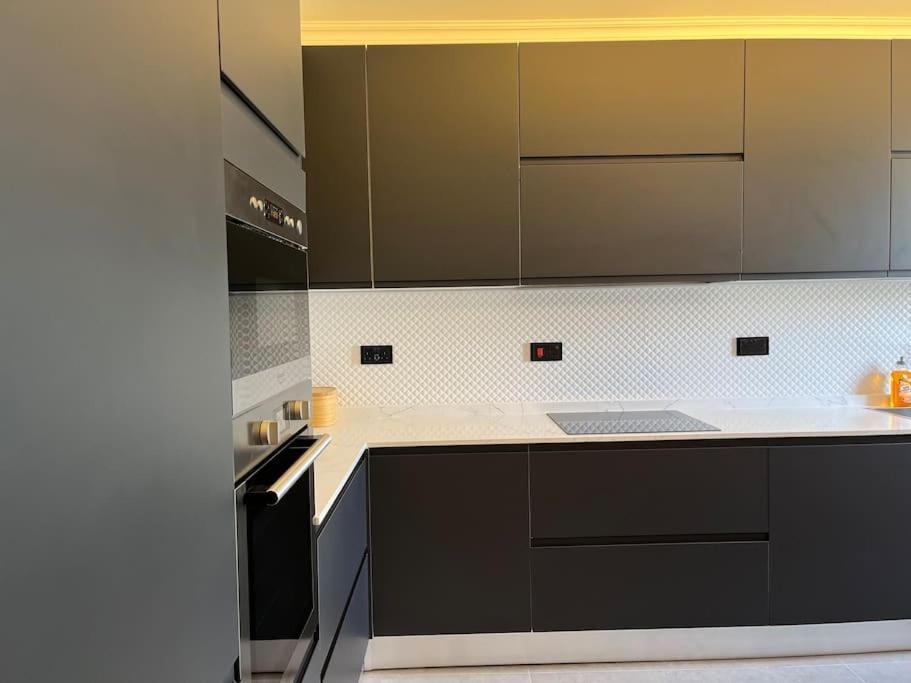 Beautiful 4-Bedroom Townhouse In Sliema Extérieur photo