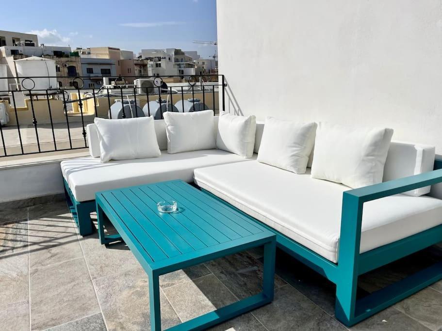 Beautiful 4-Bedroom Townhouse In Sliema Extérieur photo